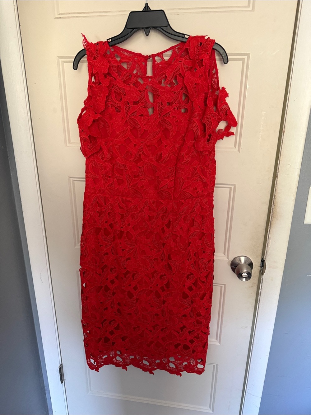 Tahari Red Floral Lace Sleeveless Sheath Dress